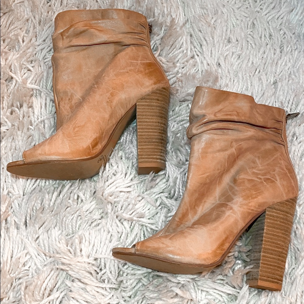 4” Open Toe Heeled Booties! Chinese Laundry.